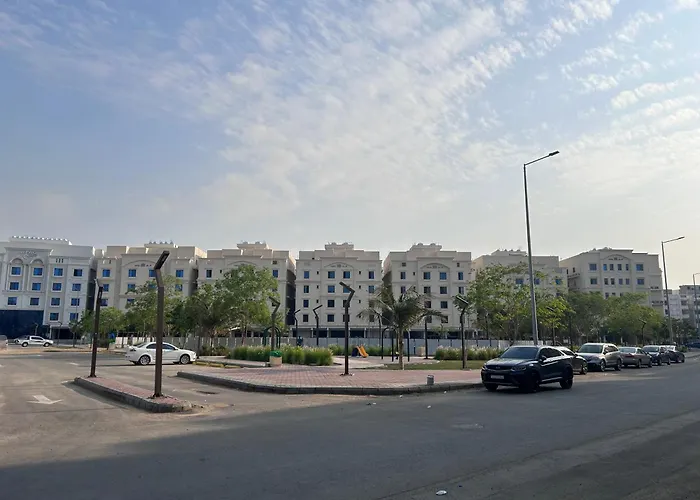 شقة رواق اربع غرف نوم بصالة انيقة